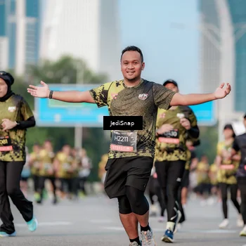 Runner Photo 6758442