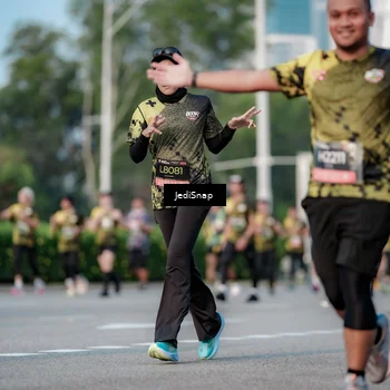 Runner Photo 6758461
