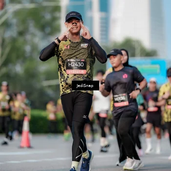 Runner Photo 6758468