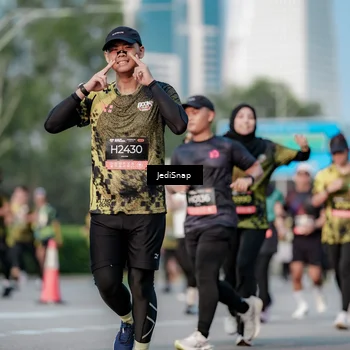 Runner Photo 6758605