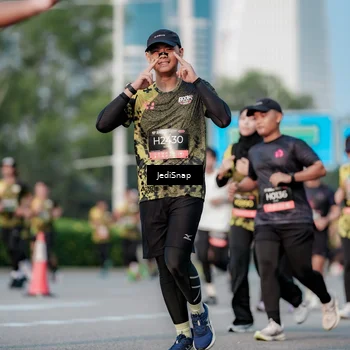 Runner Photo 6758631