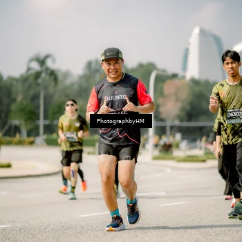 Runner Photo 6758661