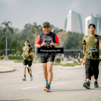 Runner Photo 6758662