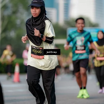 Runner Photo 6758828