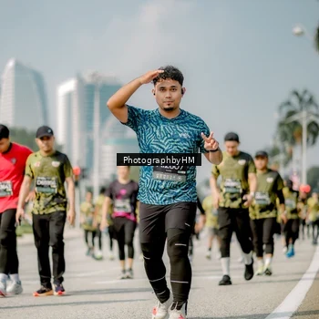 Runner Photo 6758893