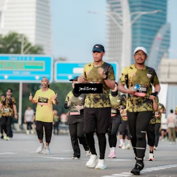 Runner Photo 6759244