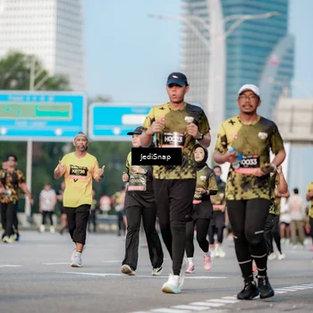 Runner Photo 6759250