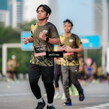Runner Photo 6759575
