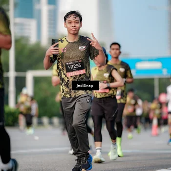 Runner Photo 6759783