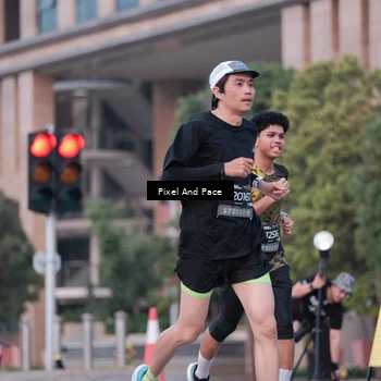 Runner Photo 6759978