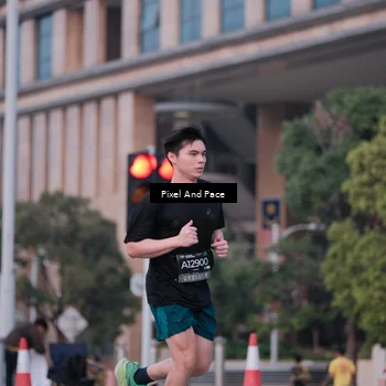 Runner Photo 6760001
