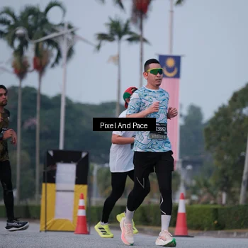 Runner Photo 6760030