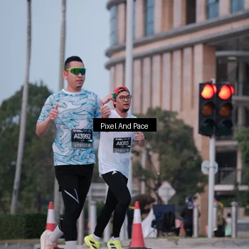 Runner Photo 6760031