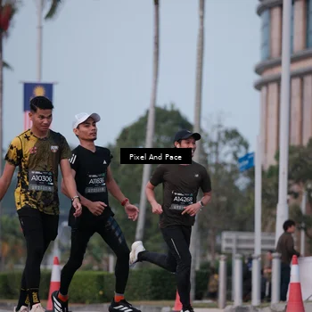 Runner Photo 6760047