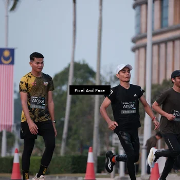 Runner Photo 6760050