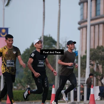 Runner Photo 6760053