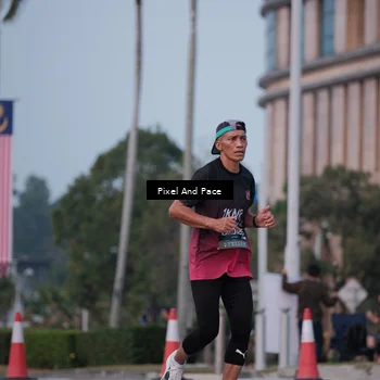 Runner Photo 6760072