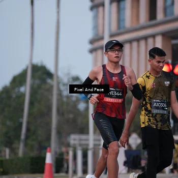 Runner Photo 6760075