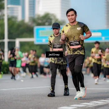 Runner Photo 6760087