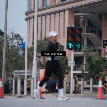 Runner Photo 6760102