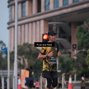 Runner Photo 6760108