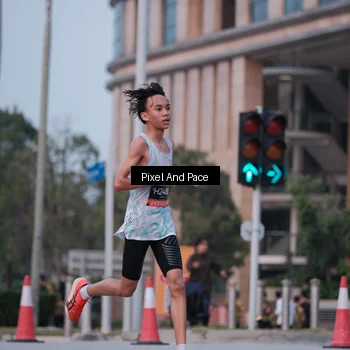 Runner Photo 6760110