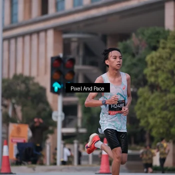 Runner Photo 6760118