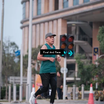 Runner Photo 6760125