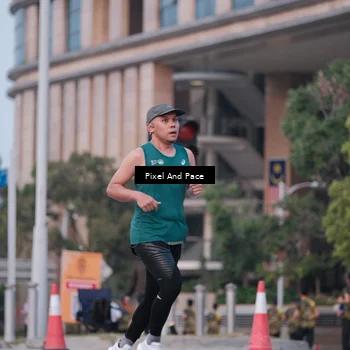 Runner Photo 6760134
