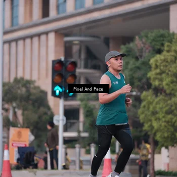 Runner Photo 6760143