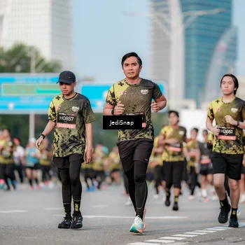 Runner Photo 6760199