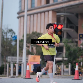 Runner Photo 6760200