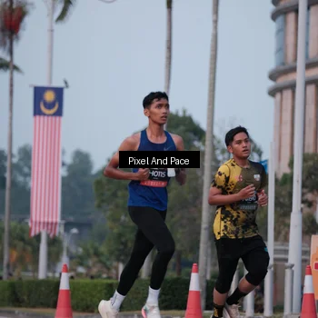 Runner Photo 6760201