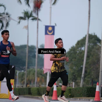 Runner Photo 6760202