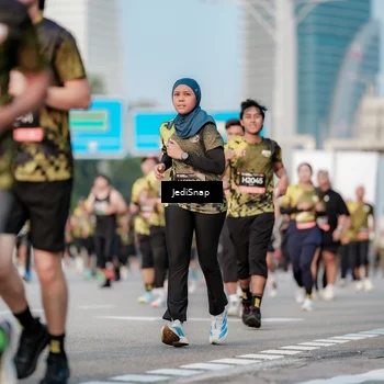 Runner Photo 6760218