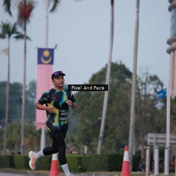Runner Photo 6760228