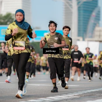 Runner Photo 6760229