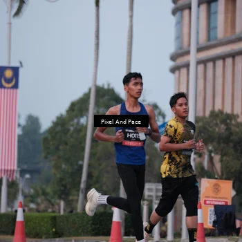 Runner Photo 6760242