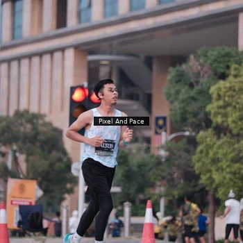 Runner Photo 6760261