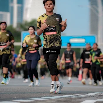 Runner Photo 6760300