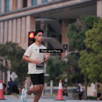 Runner Photo 6760308