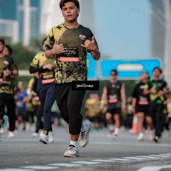 Runner Photo 6760309