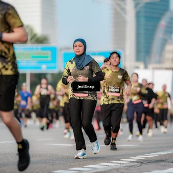 Runner Photo 6760311