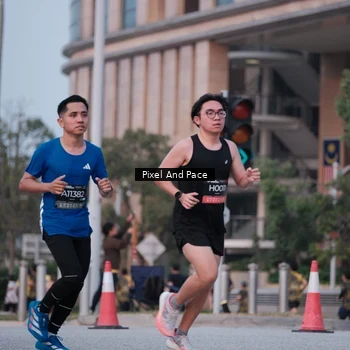 Runner Photo 6760335
