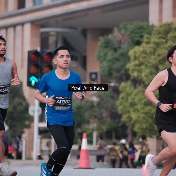 Runner Photo 6760344