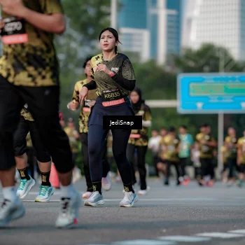 Runner Photo 6760363