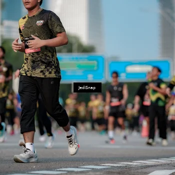 Runner Photo 6760401