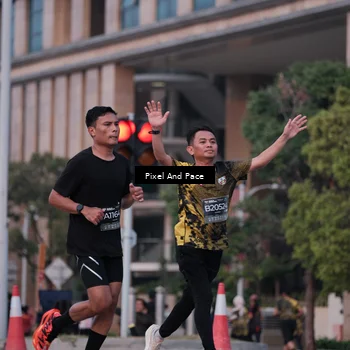 Runner Photo 6760425