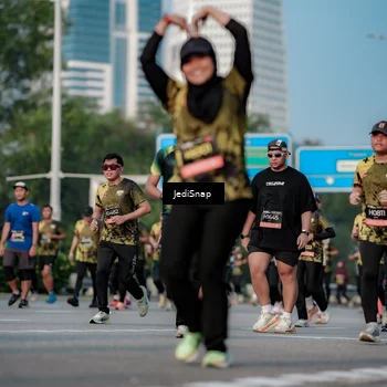 Runner Photo 6760547
