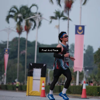 Runner Photo 6760653